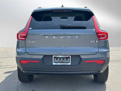 2023 Volvo XC40 Plus Dark Theme