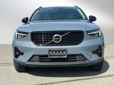 2023 Volvo XC40 Plus Dark Theme