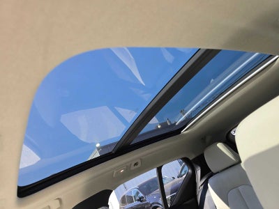 2023 Volvo XC40 Plus Dark Theme