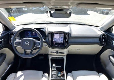2023 Volvo XC40 Plus Dark Theme