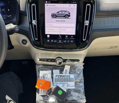 2023 Volvo XC40 Plus Dark Theme