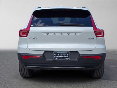 2023 Volvo XC40 Plus Dark Theme