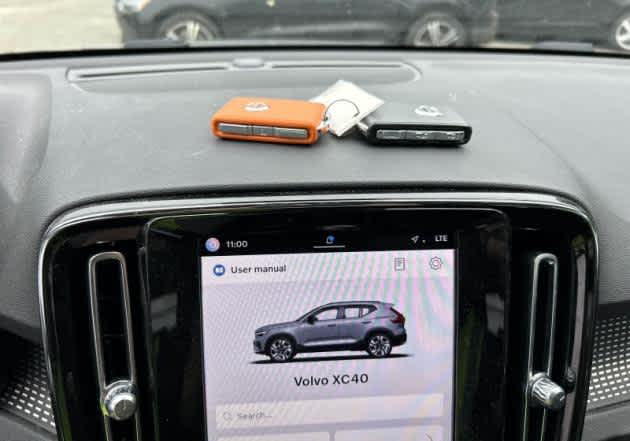 2023 Volvo XC40 Plus Dark Theme