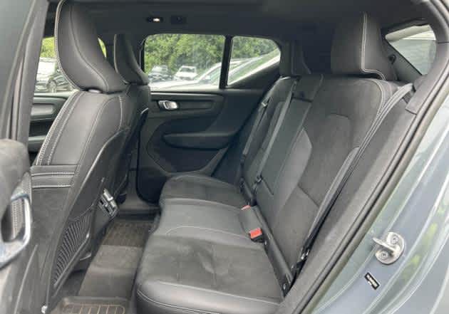 2023 Volvo XC40 Plus Dark Theme