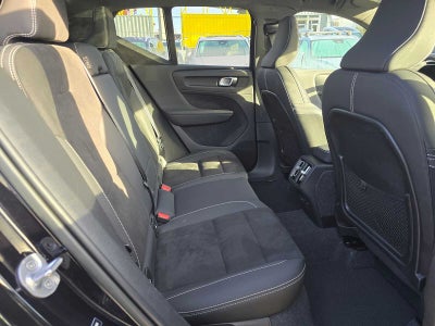 2023 Volvo XC40 Plus Dark Theme