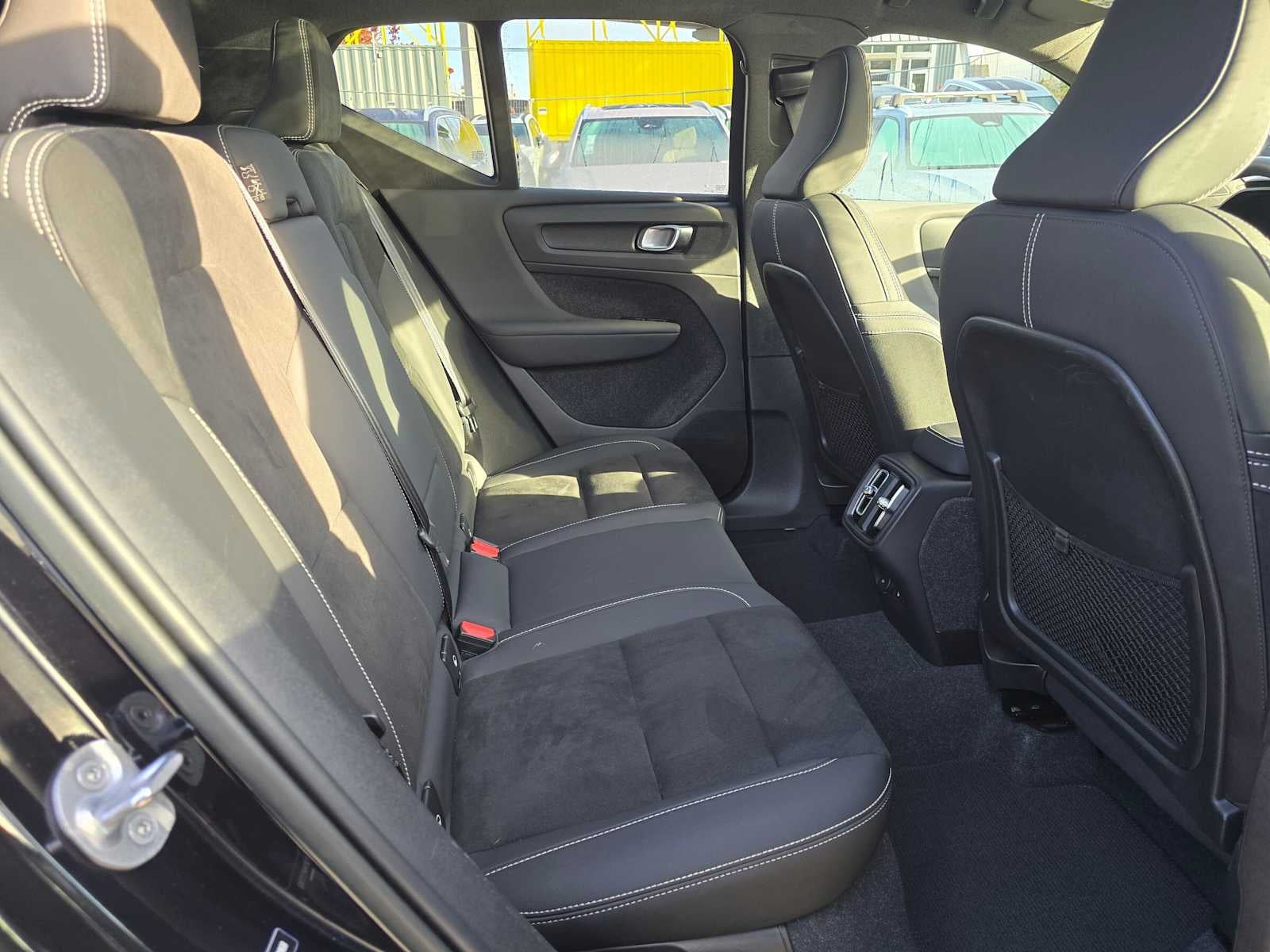 2023 Volvo XC40 Plus Dark Theme