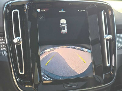 2023 Volvo XC40 Plus Dark Theme