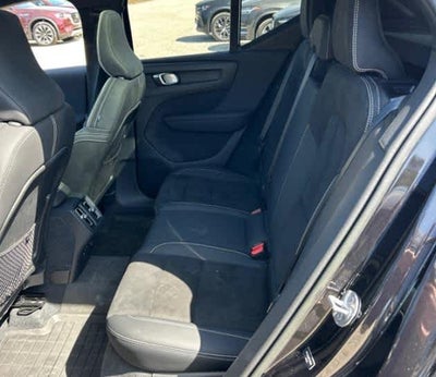 2023 Volvo XC40 Plus Dark Theme