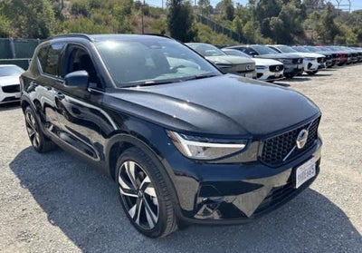 2023 Volvo XC40 Plus Dark Theme