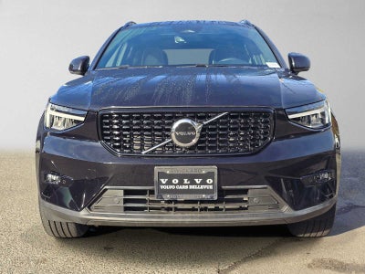 2023 Volvo XC40 Plus Dark Theme