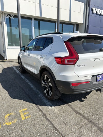 2023 Volvo XC40 Ultimate Dark Theme