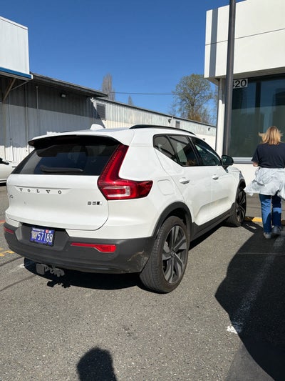 2023 Volvo XC40 Ultimate Dark Theme