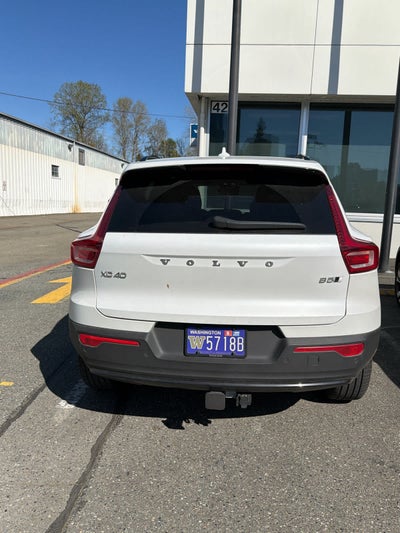 2023 Volvo XC40 Ultimate Dark Theme