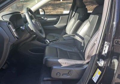 2023 Volvo XC40 Ultimate Dark Theme