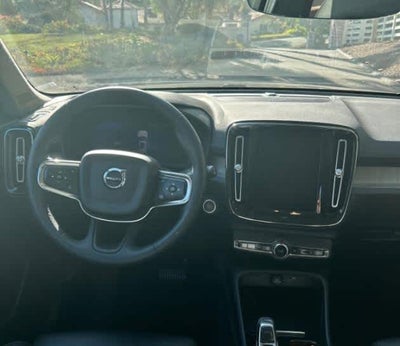 2023 Volvo XC40 Ultimate Dark Theme