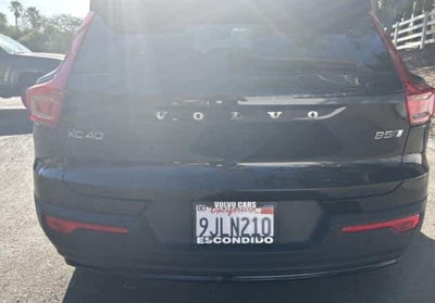 2023 Volvo XC40 Ultimate Dark Theme