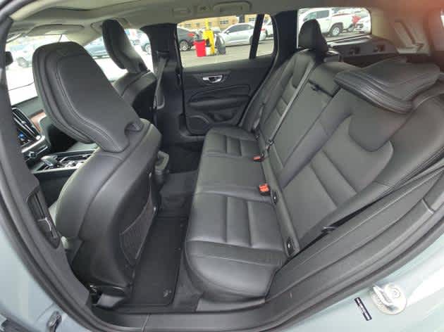 2025 Volvo V60 Cross Country Plus