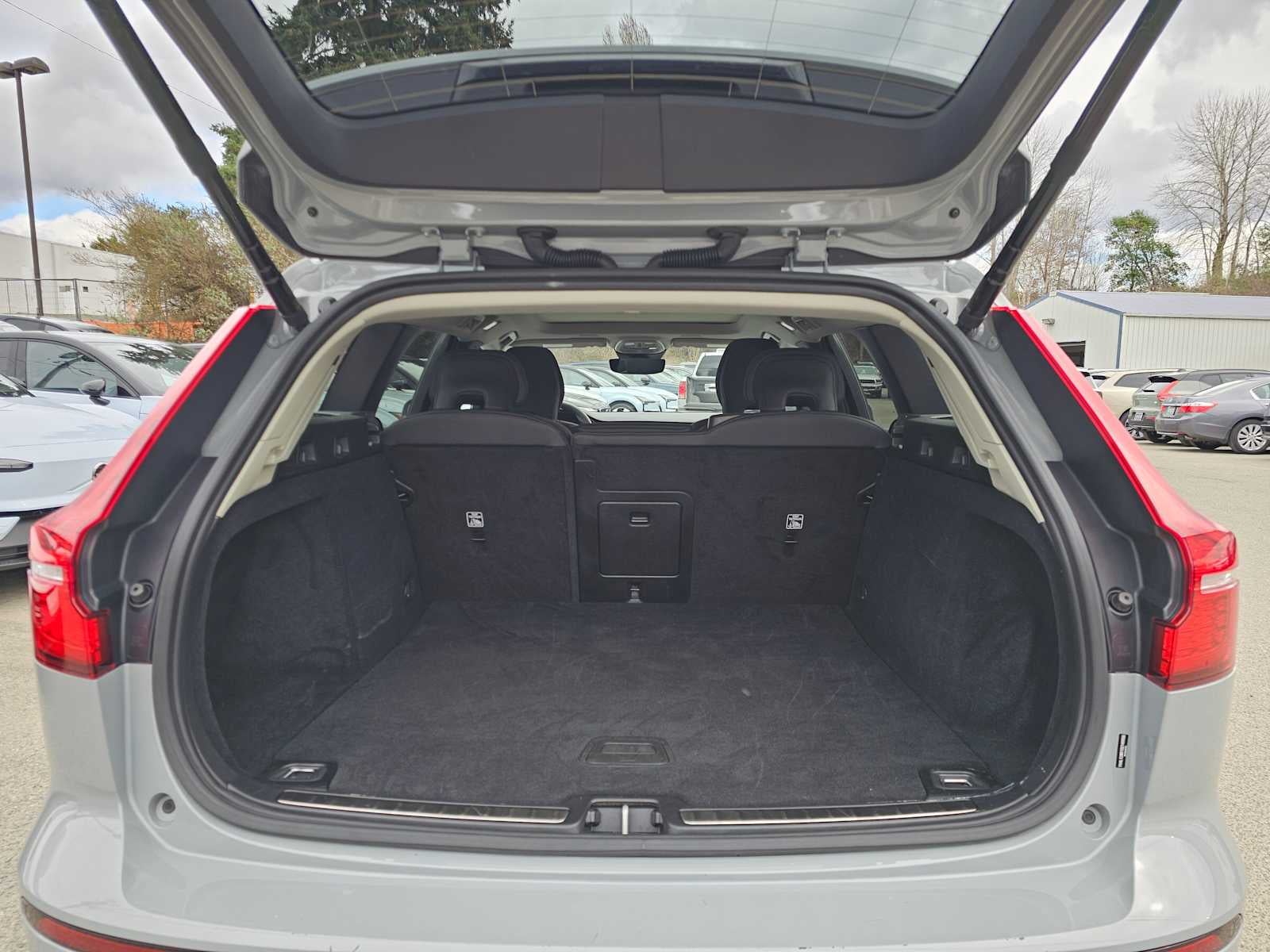 2025 Volvo V60 Cross Country Plus