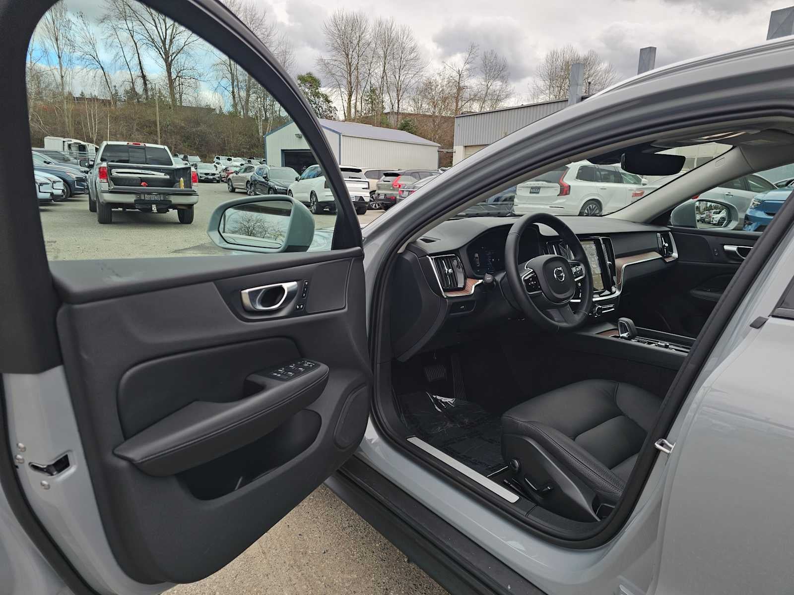 2025 Volvo V60 Cross Country Plus