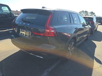 2025 Volvo V60 Cross Country Plus