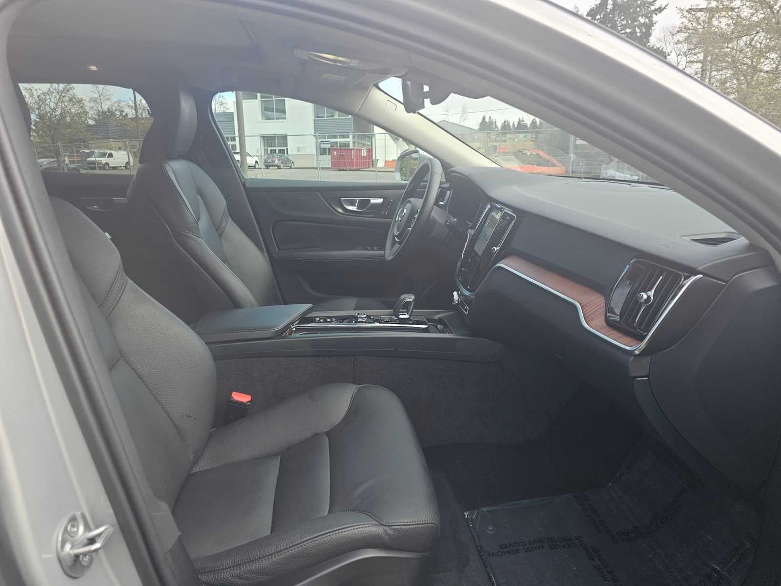 2025 Volvo V60 Cross Country Plus