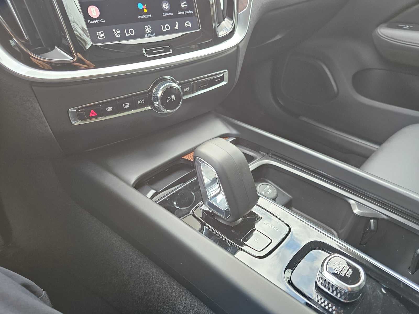 2025 Volvo V60 Cross Country Plus