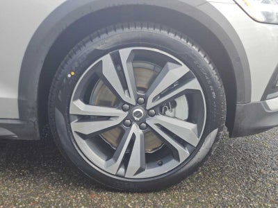 2025 Volvo V60 Cross Country Plus