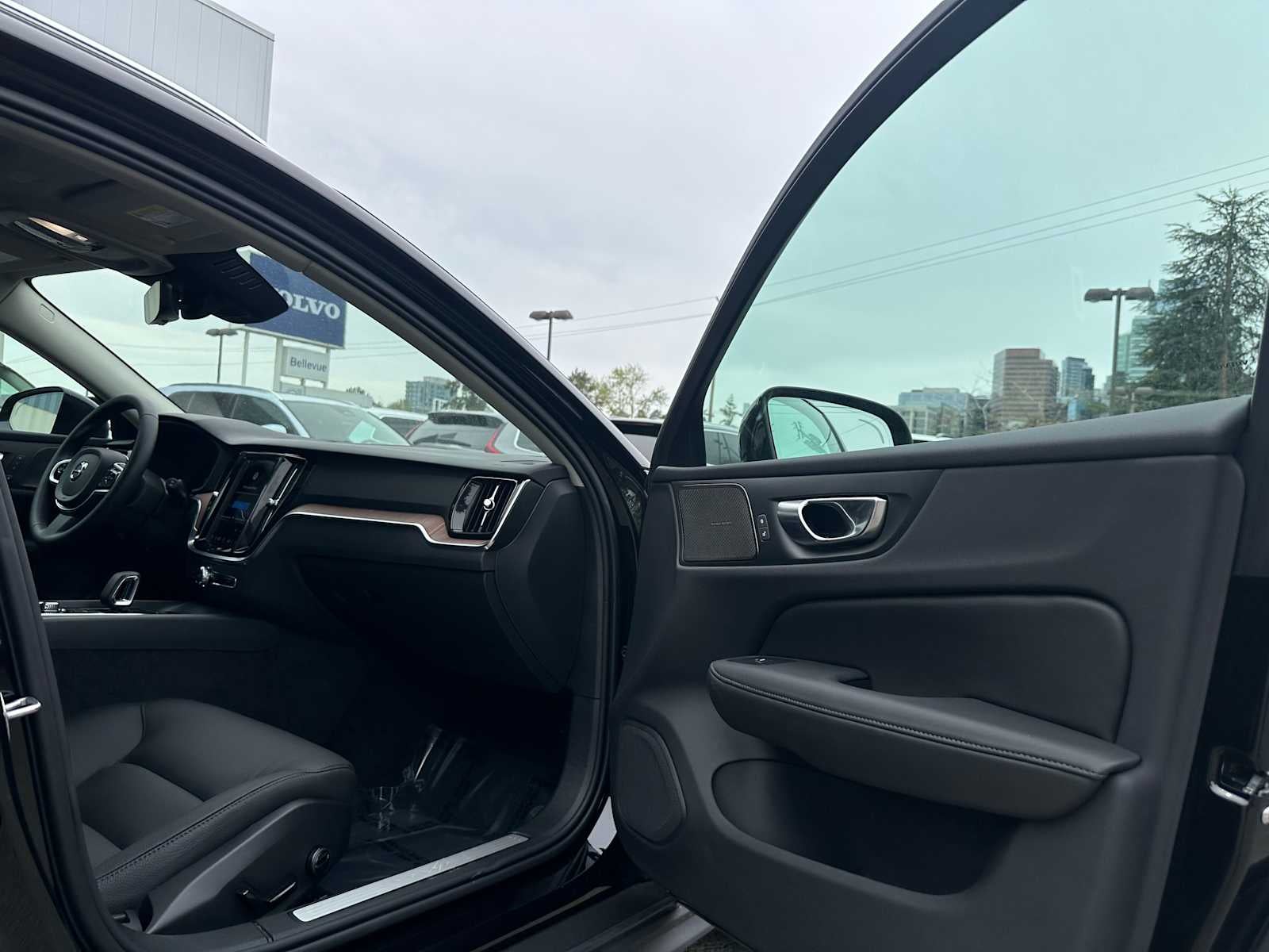 2026 Volvo V60 Cross Country Plus