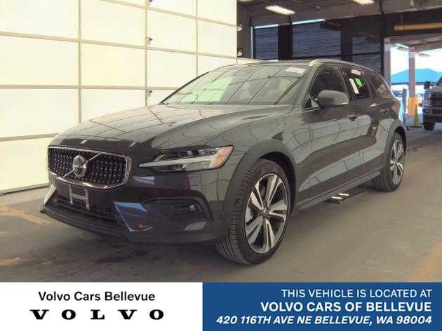2025 Volvo V60 Cross Country Plus