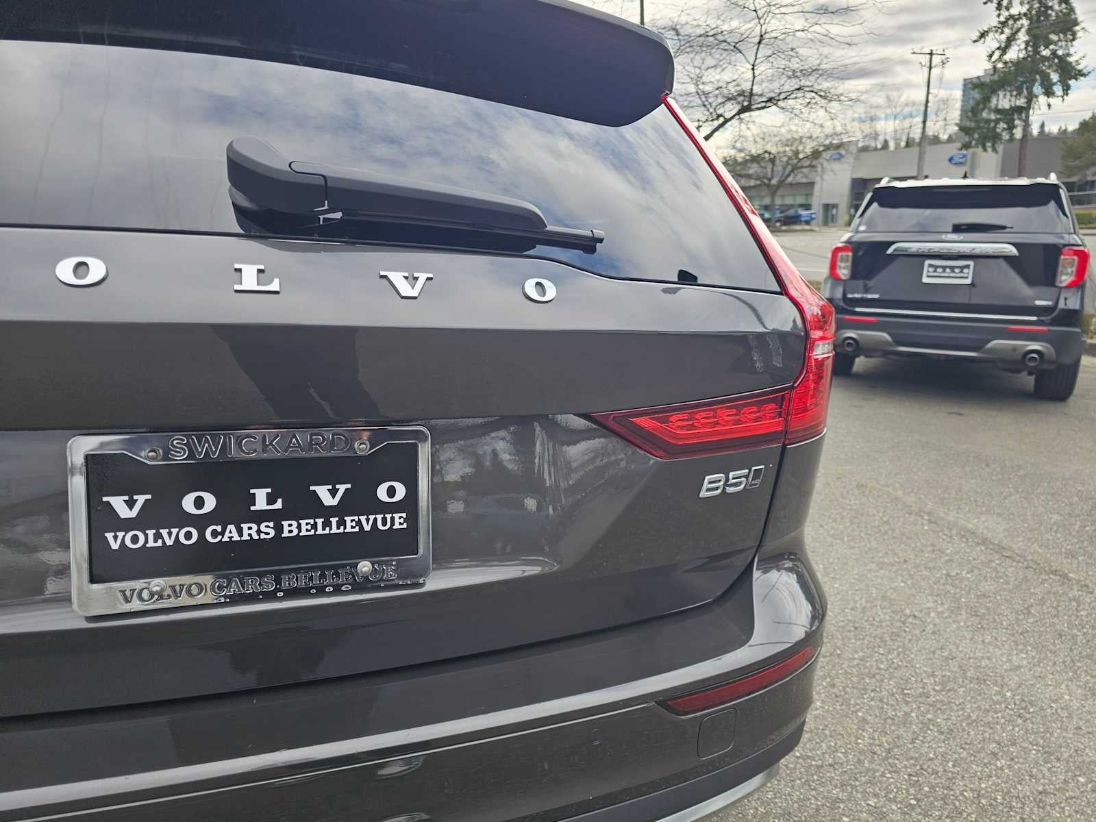 2025 Volvo V60 Cross Country Plus