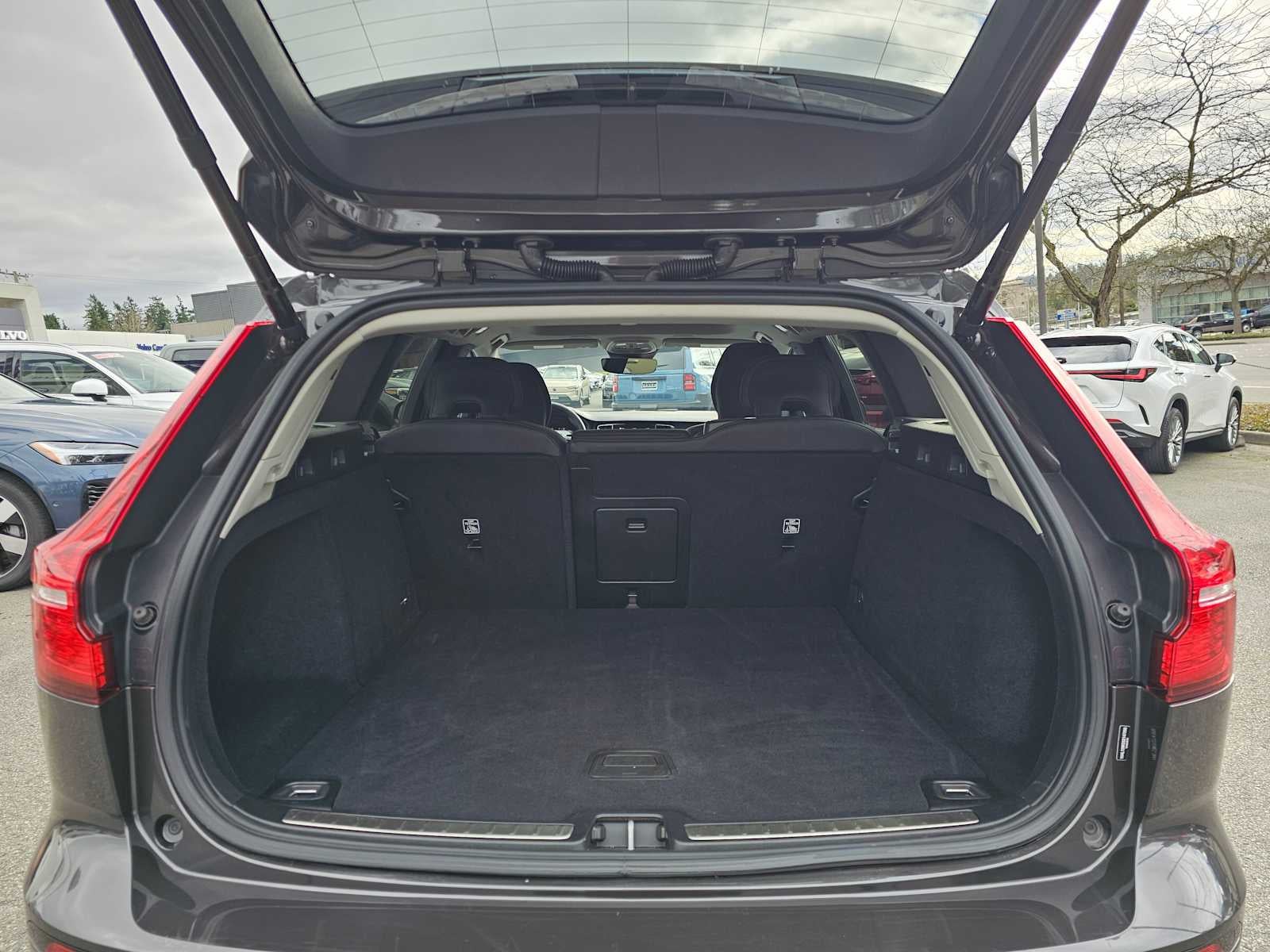 2025 Volvo V60 Cross Country Plus