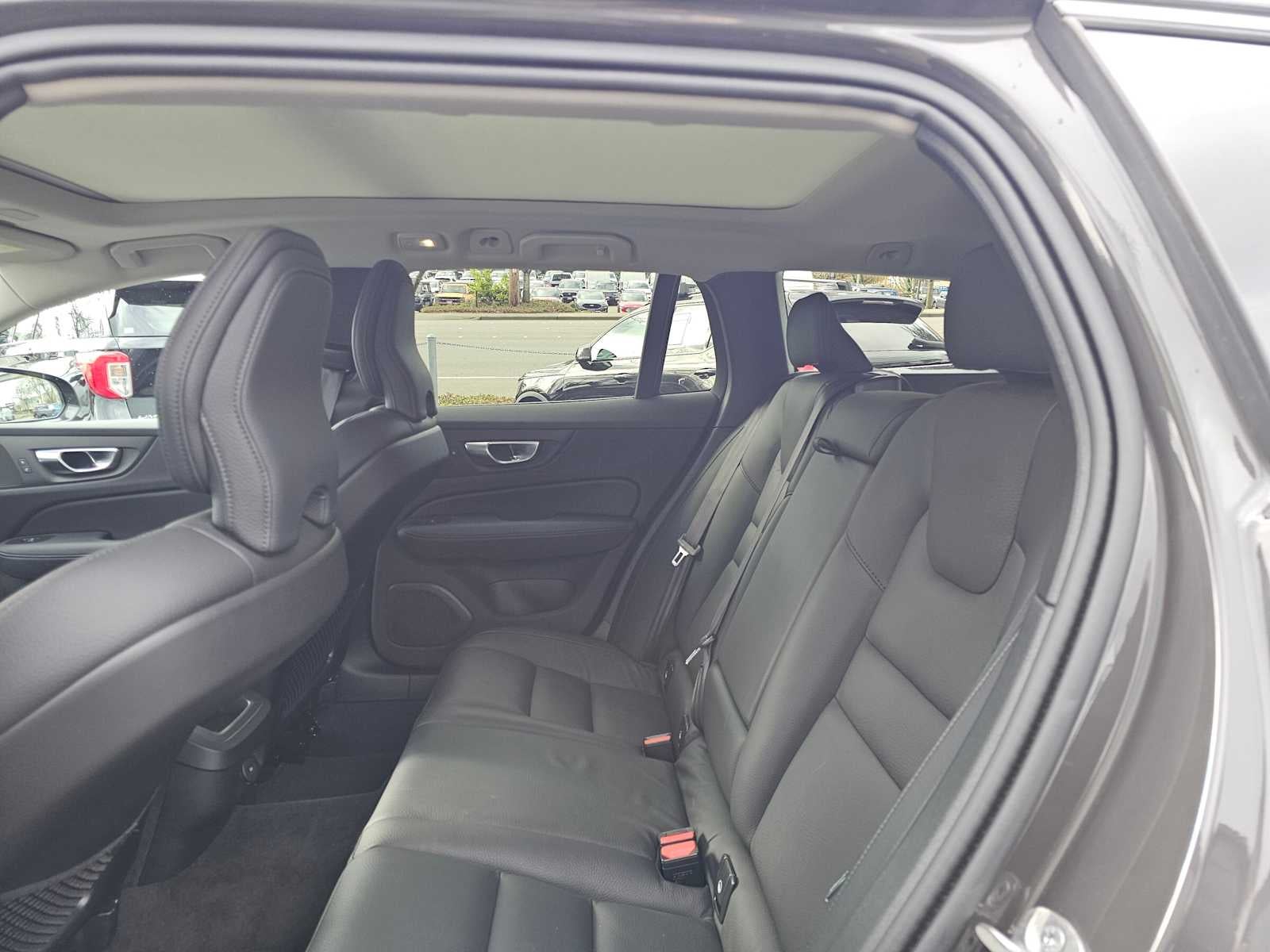 2025 Volvo V60 Cross Country Plus