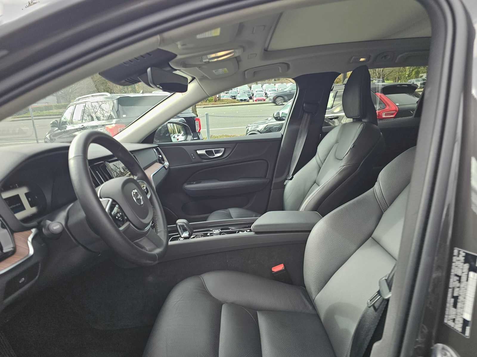 2025 Volvo V60 Cross Country Plus