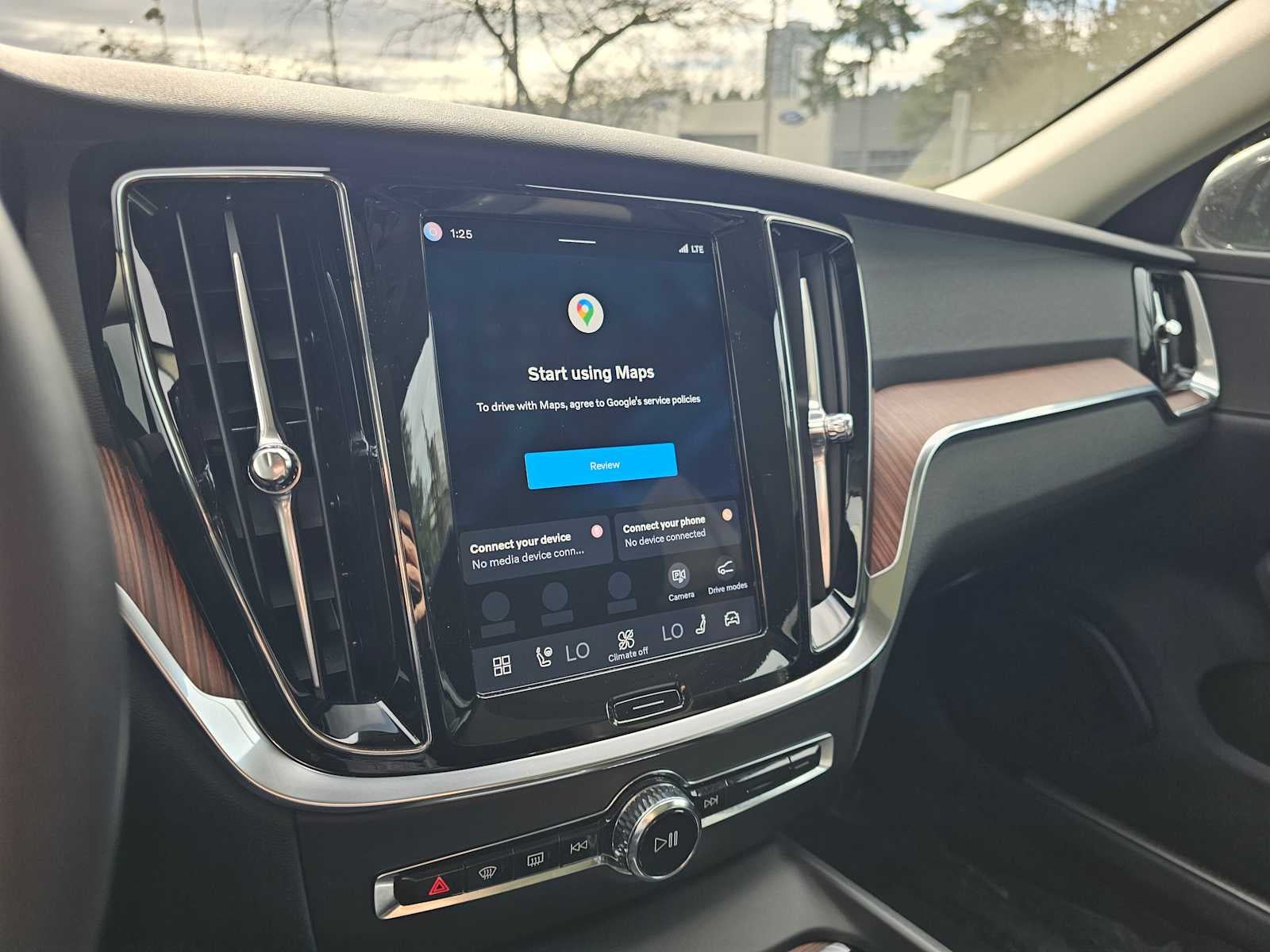 2025 Volvo V60 Cross Country Plus