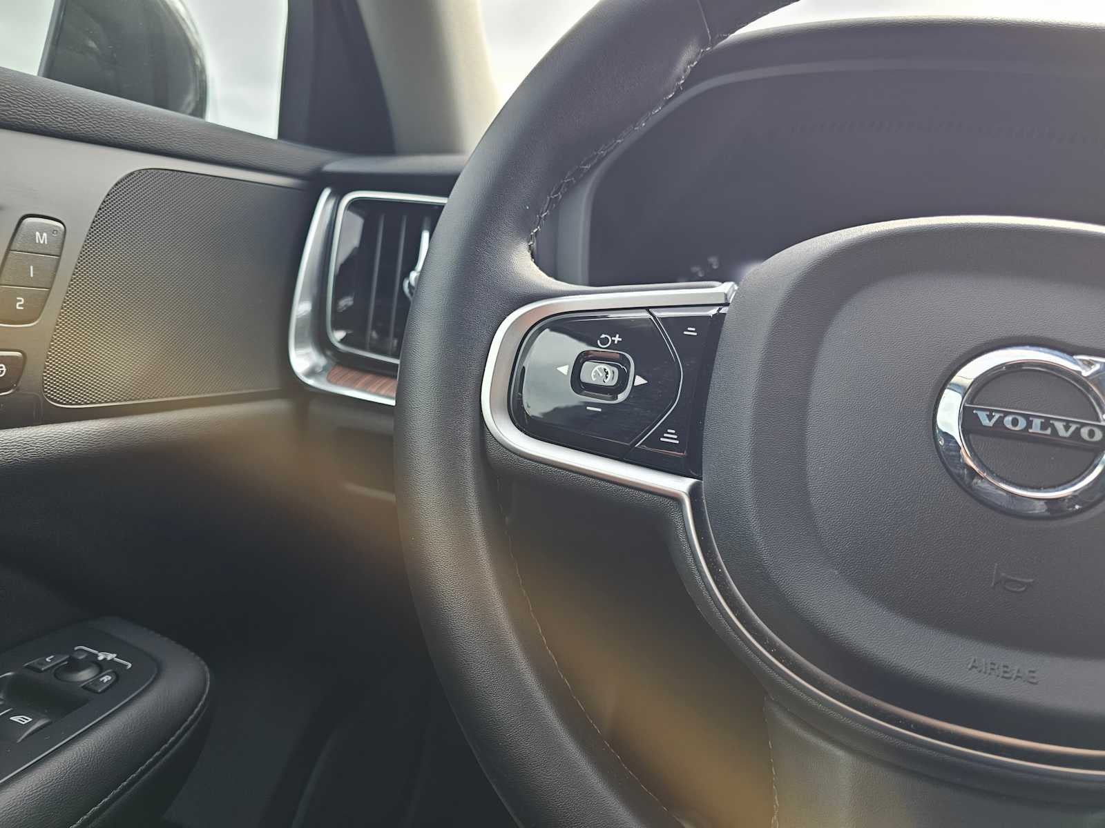 2025 Volvo V60 Cross Country Plus