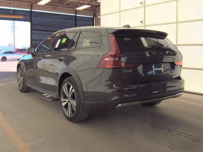 2025 Volvo V60 Cross Country Plus