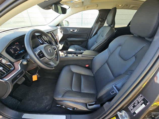 2025 Volvo V60 Cross Country Plus