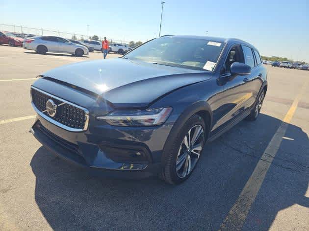 2025 Volvo V60 Cross Country Plus