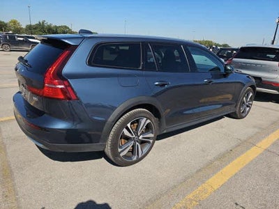 2025 Volvo V60 Cross Country Plus