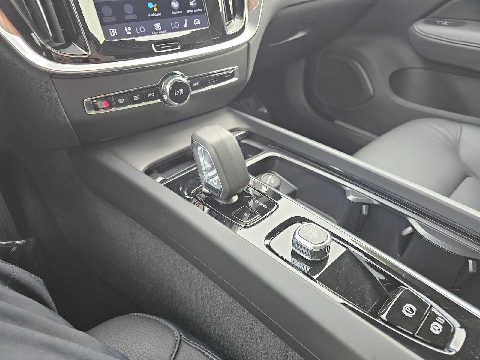 2025 Volvo V60 Cross Country Plus