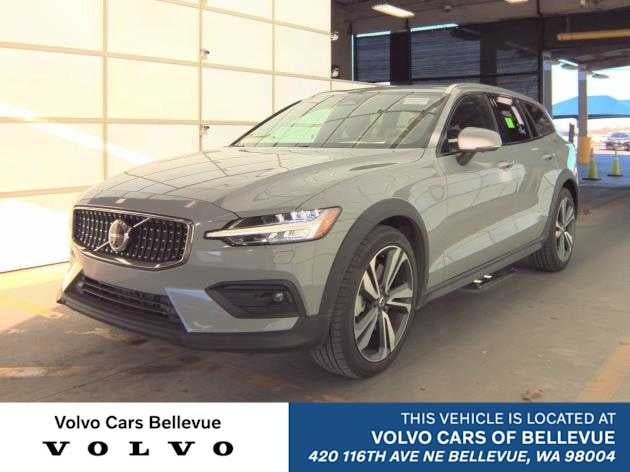 2025 Volvo V60 Cross Country Plus