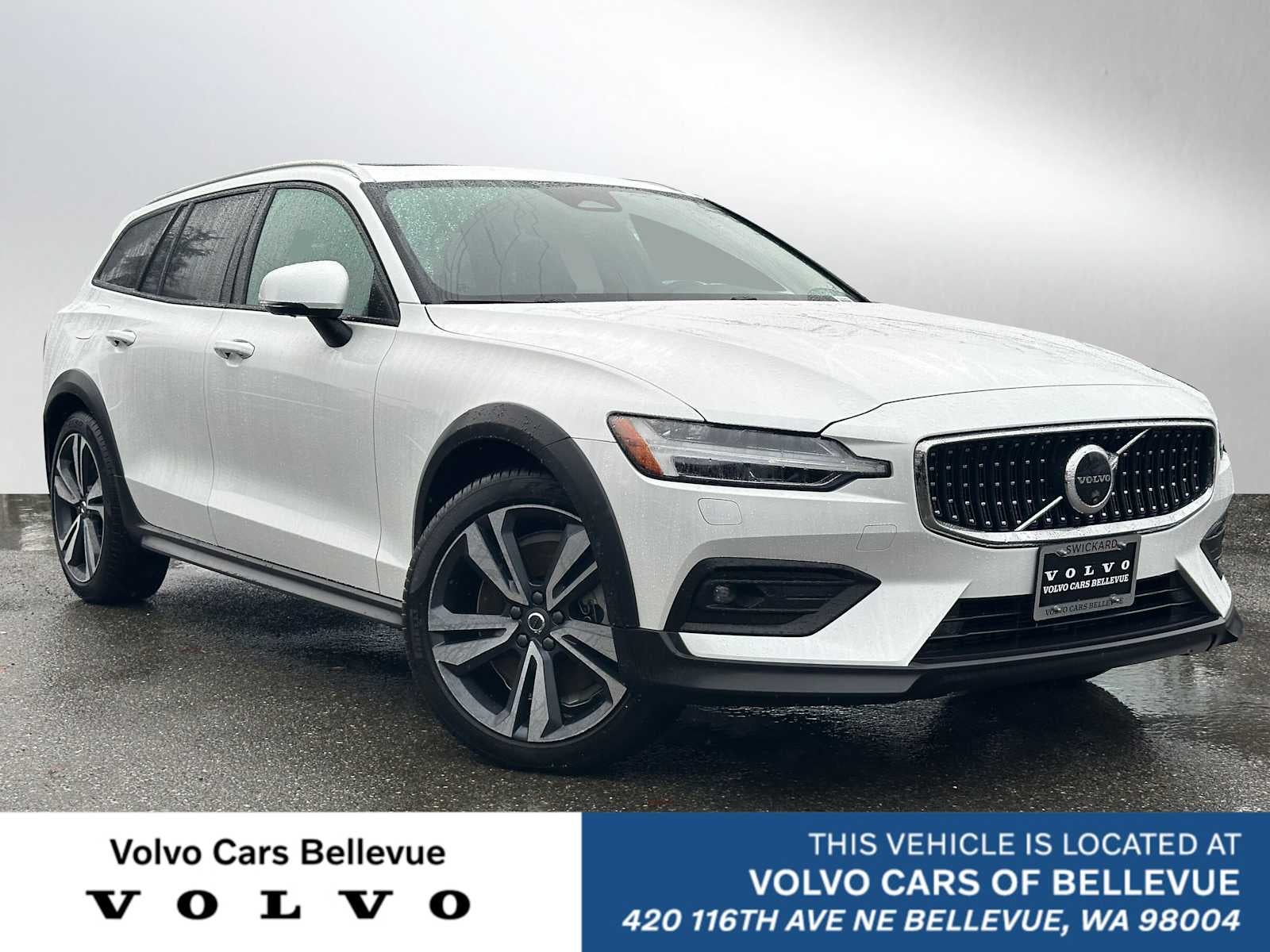 2025 Volvo V60 Cross Country Plus
