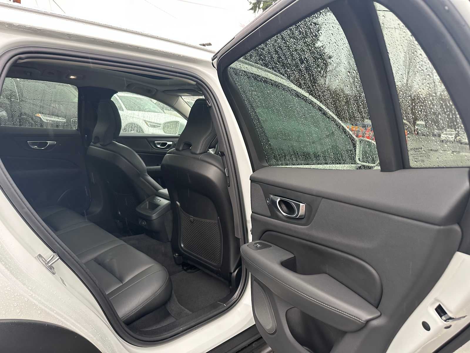 2025 Volvo V60 Cross Country Plus