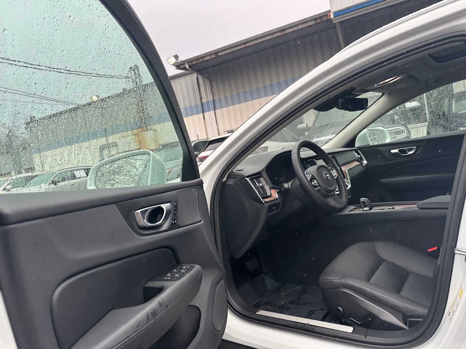 2025 Volvo V60 Cross Country Plus