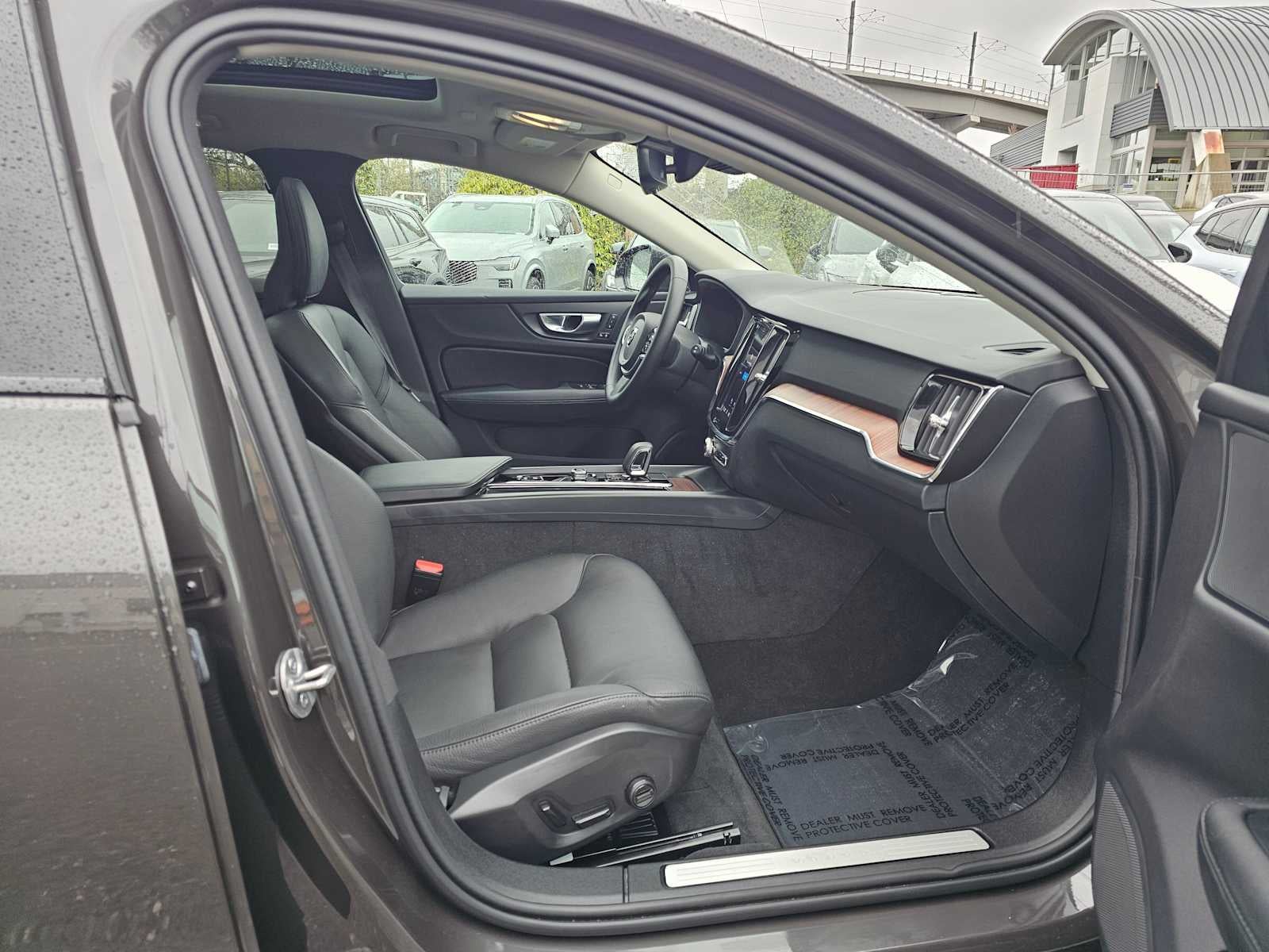 2025 Volvo V60 Cross Country Plus