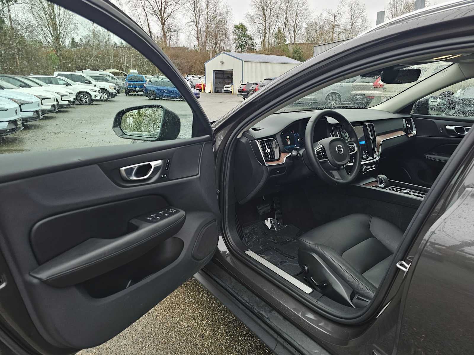 2025 Volvo V60 Cross Country Plus