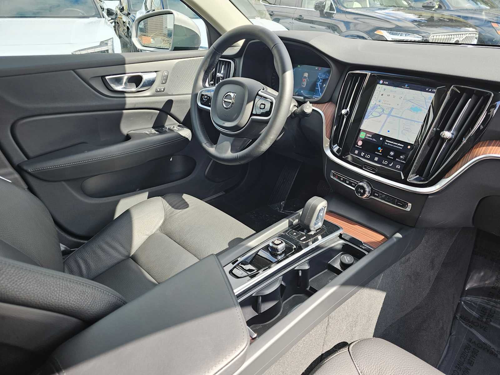 2025 Volvo V60 Cross Country Plus