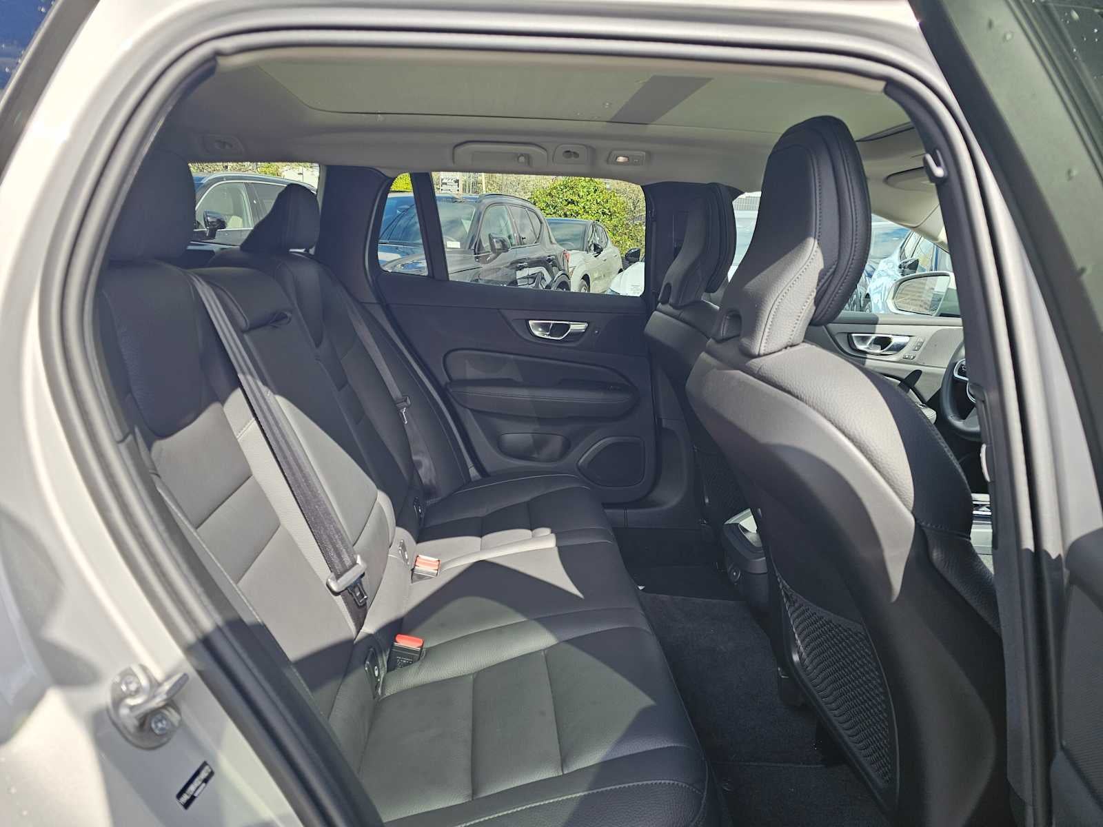 2025 Volvo V60 Cross Country Plus