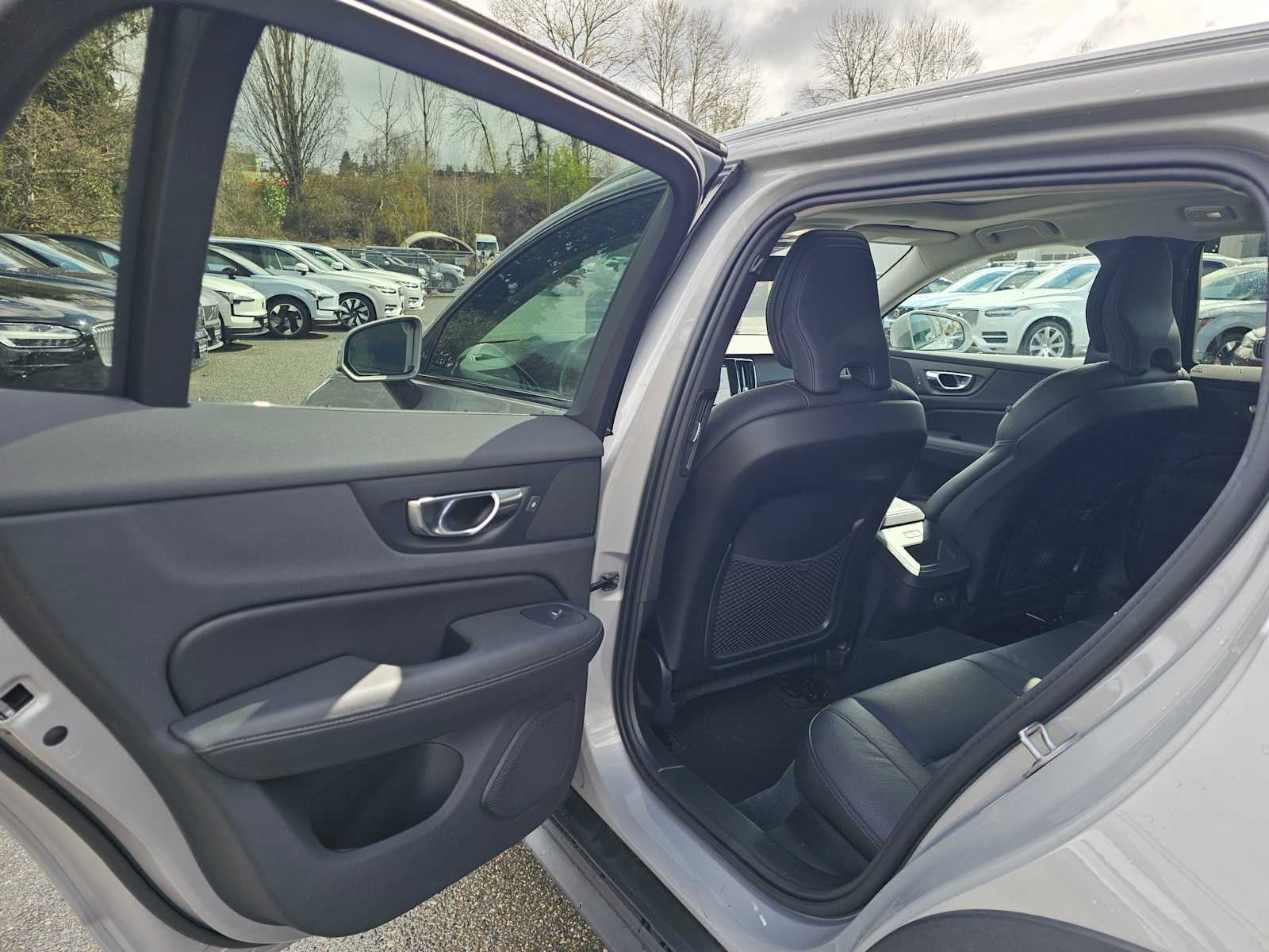 2025 Volvo V60 Cross Country Plus