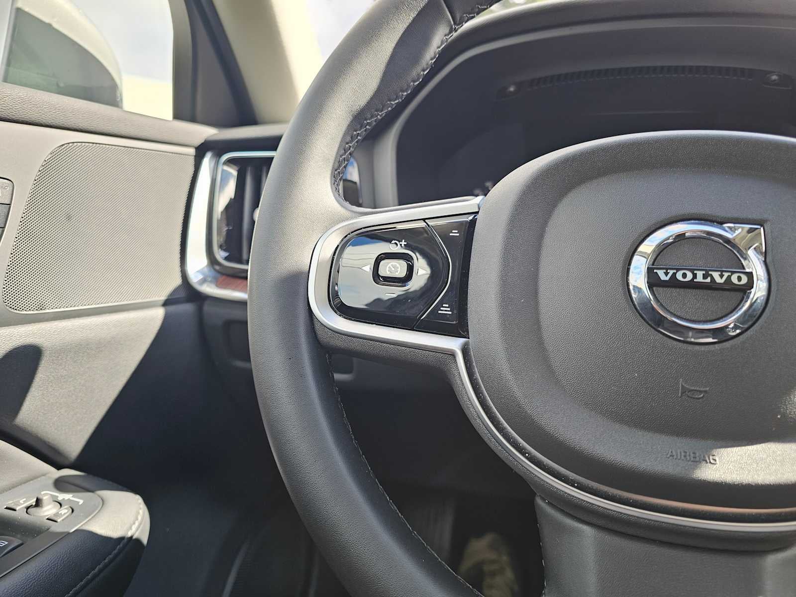 2025 Volvo V60 Cross Country Plus